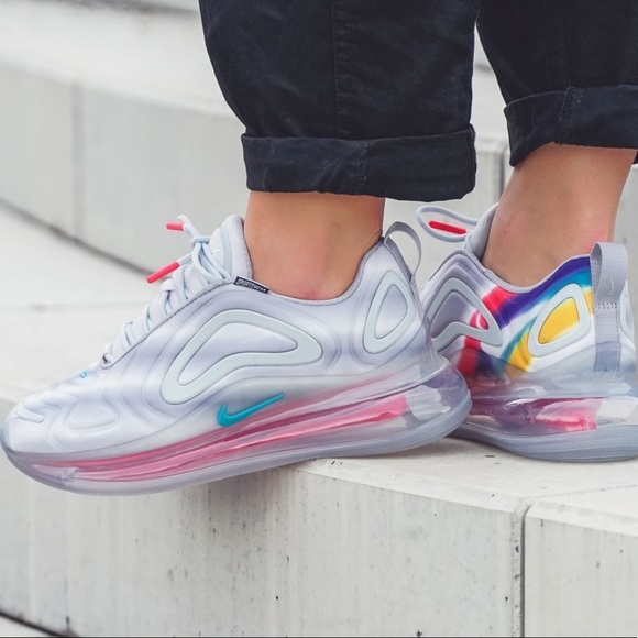 nike air max 720 wolf grey red orbit